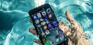 Chego Ne Stoit Delat Esli Telefon Upal V Vodu Realno Li Vysushit Telefon V Rise