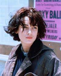 Winona Ryder Rocking The 80s Bob Haircut Style Short Grunge Hair 90s Grunge Hair Grunge Haircut