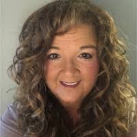 Lynn Esser's Instagram, Twitter & Facebook