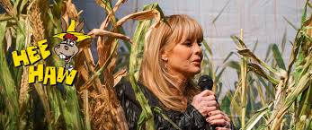 Pickin' & Grinnin' with the Hee-Haw cast