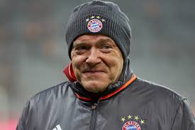 Hermann gerland is a former footballer who has worked with bayern's youth and amateur teams hermann gerland on when philipp lahm as 17 lahm was a perfect footballer even at that age. Gerland Weer Even Assistent Bij Bayern Foto Bndestem Nl