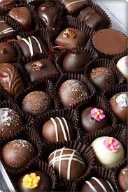 Browse our full range & order chocolates online today! Chocolates Cake Chocolates Derretido Chocolates Presente Chocolate Sweets Chocolate Shop Chocolate Delight