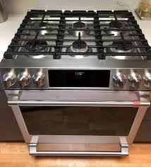 Gas cooktop/electric oven is the best combo. Why I Didn T Go Pro When Buying My Dream Stove Viet World Kitchen