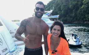 A mamãe e modelo andressa suita decidiu compartilhar fotos incríveis de seu parto normal! Nyyexahq7lxljm