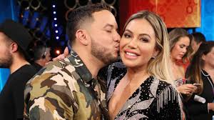 En uno de los tantos pleitos entre las primas rivera, la hija de lupillo, de nombre abigail decidió sacar los trapitos al sol de chiquis diciéndole: Como Jenni Rivera Chiquis Confirma Ruptura Y La Destrozan Salio Peor Que Loaiza Tribuna