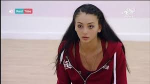 Giulia stabile è una giovane ballerina di 19 anni, concorrente di amici 20 di maria de filippi. Amici 2017 Giulia Pelagatti Ballerina Eliminata Dal Talent Si Scaglia Contro I Fratelli Peparini Super Guida Tv