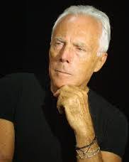 Hoy, el mundo de la moda se despide del icónico diseñador Giorgio Armani,  quien falleció a sus 91 años en Milán, acompañado de sus familiares, según  informó su grupo empresarial.🤍🕊️ Giorgio Armani,