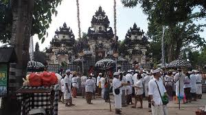 Ini Makna Kain Kotak Kotak Hitam Putih Bali Genpi Co