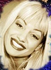 Manuela Ray's Instagram, Twitter & Facebook