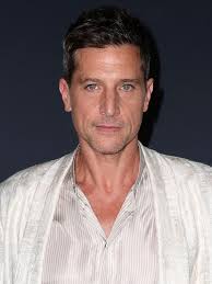 Simon Rex
