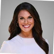 Kerri Hayden's Instagram, Twitter & Facebook