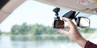 Ramai yang masih belum pasang dashcam kat kereta mungkin sebab mahal, tak reti pasang atau tak tahu nak beli kat. Dash Cam Terbaik Untuk Kereta Korang Bajet Bawah Rm150 Je Remaja