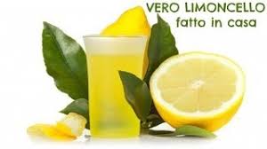 Scopriamo insieme la ricetta del limoncello fatta in casa! Vero Limoncello Fatto In Casa Ricetta Originale Perfetta