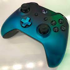 This isn't the first appearance of camo and shadow for xbox one controllers, with variants of both already available through existing official controllers. Graeme Boyd On Twitter Introducing The Aceybongos Fall Controller Collection Design Your Own With New Shadow And Camo Colors Are Available In Xbox Design Lab Now Including The Time Limited Silver