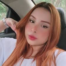 I don't understand the cult of Taylor Swift . Her songs are good but not  extraordinary, her voice is nice but not special