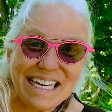 Our irrepressible Mama Lynda Shelton with her kids. (Except for Ed Schell  who was home post-op). Happy Mother's Day from our family to yours! ❤️🎉