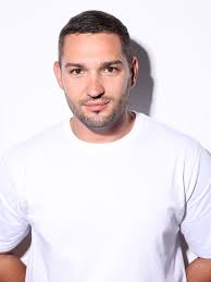 Мейн Большого Рейва: Raumtester собрал мужиков. Raumtester — артист, чья  траектория началась в Уфе с демо-треков, которые ставил Никита Забелин, а  сегодня развивается через клубы Берлина к Boiler Room, HÖR и Rinse