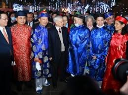 Trong không khí mừng xuân, mừng đảng, chuẩn bị đón tết nguyên đán tân sửu 2021, tối nay (30 tết), tổng bí thư, chủ tịch nước nguyễn phú trọng đã tới thăm, chúc tết đảng bộ, chính quyển và nhân dân thủ đô hà nội. Tá»•ng Bi ThÆ° Chá»§ Tá»‹ch NÆ°á»›c Nguyá»…n Phu Trá»ng Chuc Táº¿t Tan Sá»­u 2021