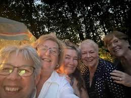 Friendship under the stars night