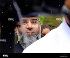 Anjem choudary abu izzadeen hold hi-res stock photography and images