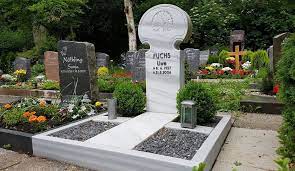 Maserungen, unebenheiten und der wenn sie zur behandlung von möbeln oder böden aus holz auf ein naturprodukt vertrauen möchten, dann sollten sie die. Grabgestaltung Mit Kies Stilvolle Grabsteine