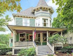 Historical Homes On Instagram La Grange Illinois 1896 For Sale 1 050 000 5 Bed 4 Bath 3 900sqft 301 S Ashland Ave In 2020 Old Houses New England Homes Queen Anne