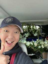 Had a blast setting up this wedding! 💐✨ Who says work can't be fun? 😎  #weddingvibes #floristlife #workhardplayhard