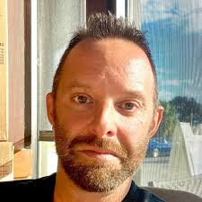 Emmett Kinsella's Instagram, Twitter & Facebook