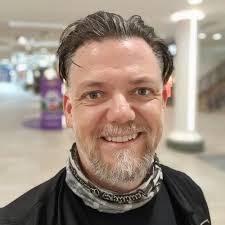 Exploring the Convergence of AI and Human Ingenuity with Matthew Blakemore 