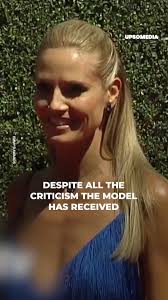 Two celebrities were spotted at the superbowl, Jeff Goldblum, beloved by  the public, while Leonardo DiCaprio looked like a spoilsport