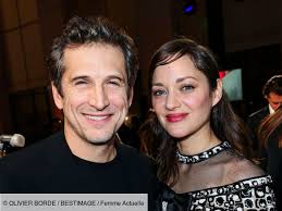 Et à nos agriculteurs aussi !!!. 2021 Marion Cotillard And Guillaume Canet Affected By The Coronavirus Current Woman Le Mag