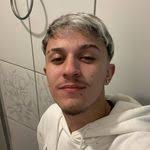 Roger Dills's Instagram, Twitter & Facebook