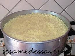 Cuisson Du Couscous A La Vapeur Par Etapes Le Sesame Des Saveurs Couscous Cuisson Couscous Couscous Vapeur