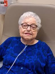 Lori Rodgers's Instagram, Twitter & Facebook