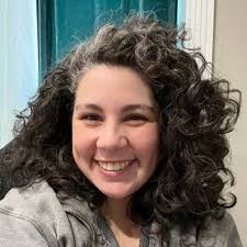 Megan Lind Persinger (@meganthebookwrm)