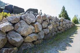 Findlinge, gesteinsbrocken und dekosteine für den garten, wie moonstone, meteora, eiszeitfindlinge oder bruchsteine aus granit, schiefer, kalkstein und diabas, erfreuen sich schon lange großer. Bruchsteine Baustoffe Balzer