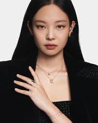 221212 #JENNIE at the “Le Raphia” Jacquemus Show