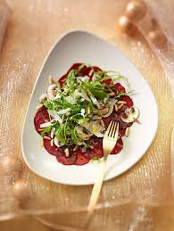 Rote Bete Carpaccio Mit Rosmarinol Und Schafskase Von Aaastrid Chefkoch Rote Bete Carpaccio Vorspeisenrezepte Rote Bete