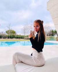 Patrícia palhares, april ivy e margarida corceiro dão nas vistas nas aparições nos ecrãs nacionais pelo desempenho e beleza. Margarida Corceiro A Namorada De Joao Felix Tornou Se Influenciadora E E Um Sucesso No Instagram Celebridades Magg