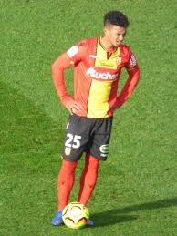 En effet, ce dernier aurait tapé dans l'oeil de nombreuses formations européennes, si l'on en croit l'equipe, et un départ en cas de grosses offres n'est pas à exclure. Datei Rc Lens Fc Metz 09 02 2019 87 Jpg Wikipedia