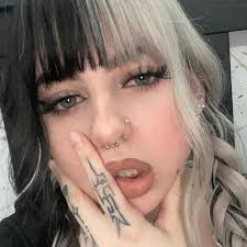 nenávidím zkurvený petardy. Bum, svetylka. Ses fakt kokot