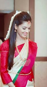 For a small amount of effort you can look great in straight. 18 Indian Wedding Hairstyles With Jasmine Flowers Bling Sparkle