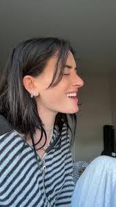 Stella Bentley's Instagram, Twitter & Facebook