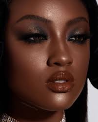 Hey there 🤗 My name is Queen-Tryphaena and I am a Photo Framer 🖼️ Let's  make a beautiful portrait for you today 🙂