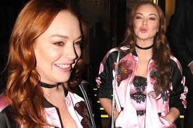 Last year, lindsay lohan was photographed out and about in new york while carrying a quran. Has Lindsay Lohan Converted To Islam Actress Returns To Instagram With Arabic Message Mirror Online