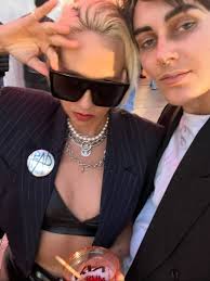 the joe calderone to my gaga. happy anniversary @harvey.psd 🖤💦