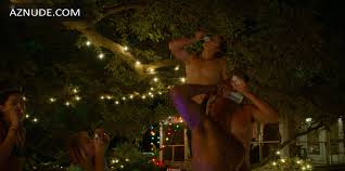 OUTER BANKS NUDE SCENES AZNude Men 0 | Hot Sex Picture