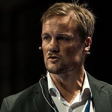 Todd Davey's Instagram, Twitter & Facebook