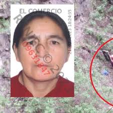 Mototaxi cae a profundo abismo y muere una mujer