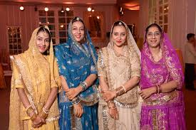 Once she gets married to digvijay singh, she is set for her life with stake all his legit and illegit and i am sure like other immoral indian women she can still sleep around while digvijay singh cant even. à¤• à¤¸à¤° à¤¸ à¤šà¤² à¤¬à¤¸ à¤¦ à¤— à¤µ à¤œà¤¯ à¤¸ à¤¹ à¤• à¤¸à¤¬à¤¸ à¤› à¤Ÿ à¤¬ à¤Ÿ à¤¯ Senior Congress Leader Digvijaya Singh S Youngest Daughter Karnika Dies Of Cancer